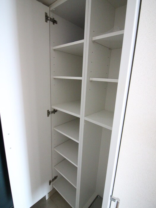 物件内観写真18　(靴箱)