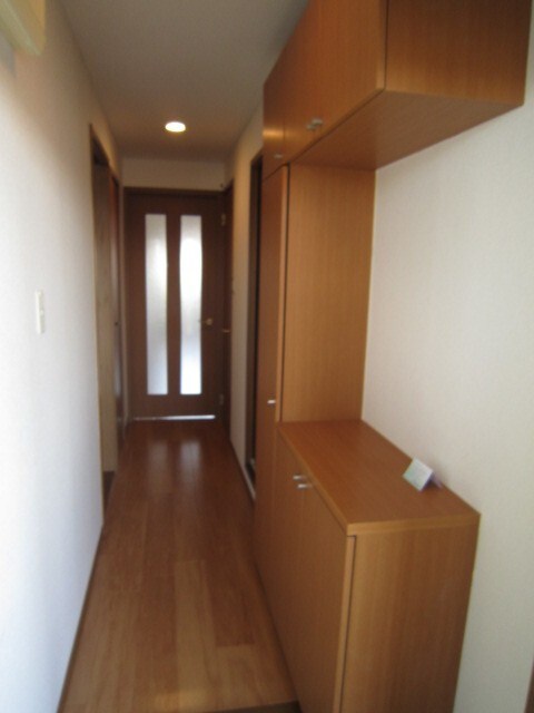 物件内観写真8　(玄関)