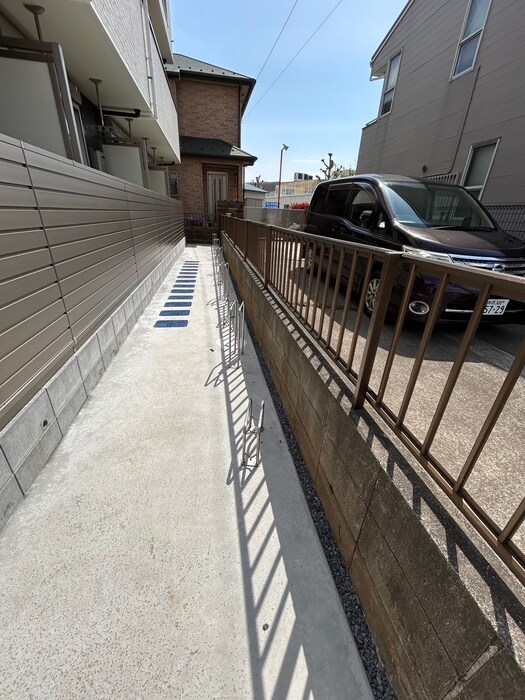 物件外観写真4　(駐輪場)