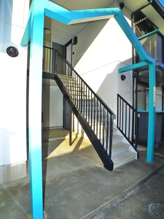 物件外観写真3　(エントランス部分)