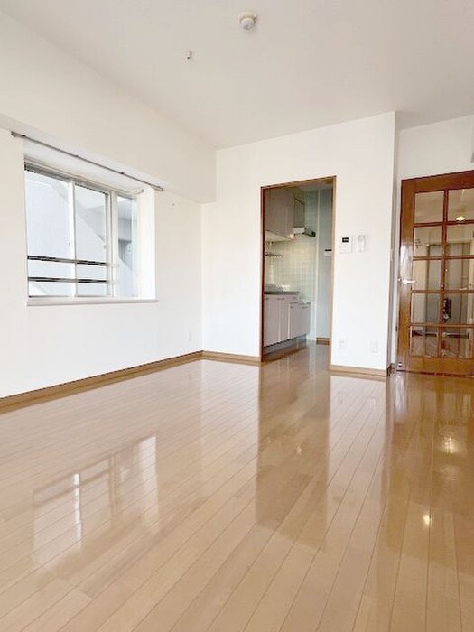 物件内観写真14　(室内からの展望)