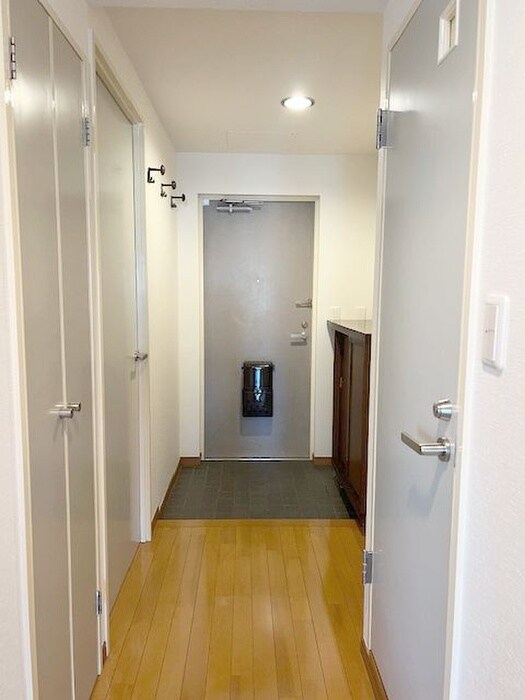 物件内観写真19　(玄関)
