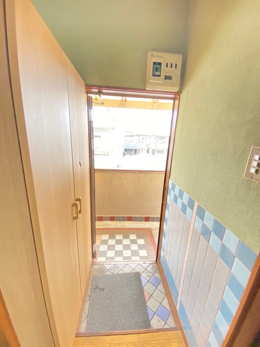 物件内観写真17　(玄関)