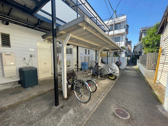 物件外観写真5　(駐輪場)