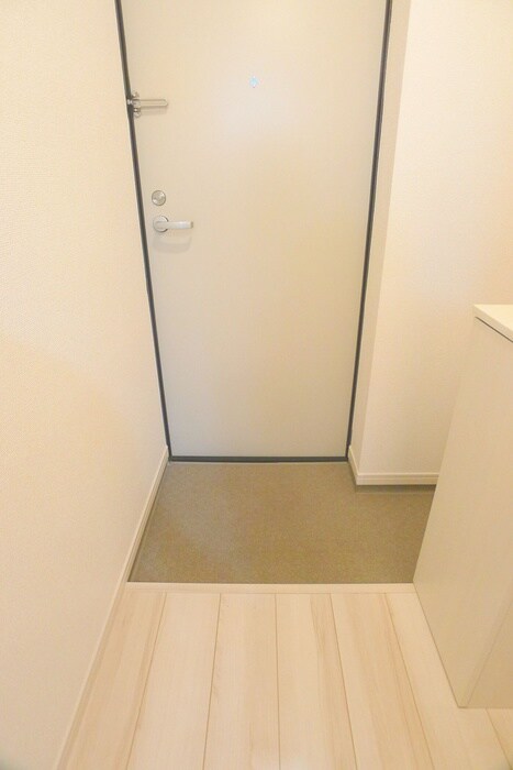 物件内観写真16　(玄関)