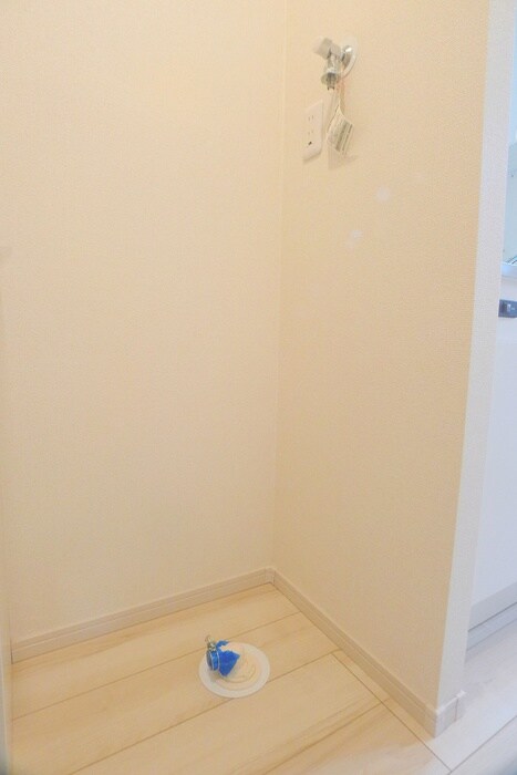 物件内観写真17　(洗濯機置場)