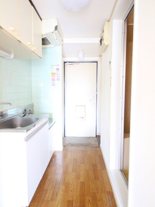 物件内観写真8　(玄関)