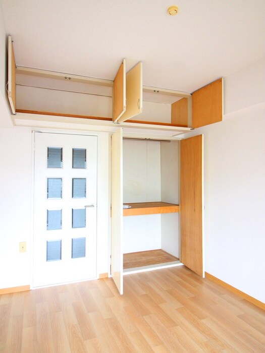 物件内観写真12　(収納)