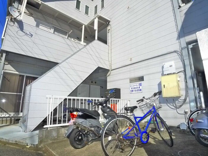 物件外観写真2　(駐輪場)