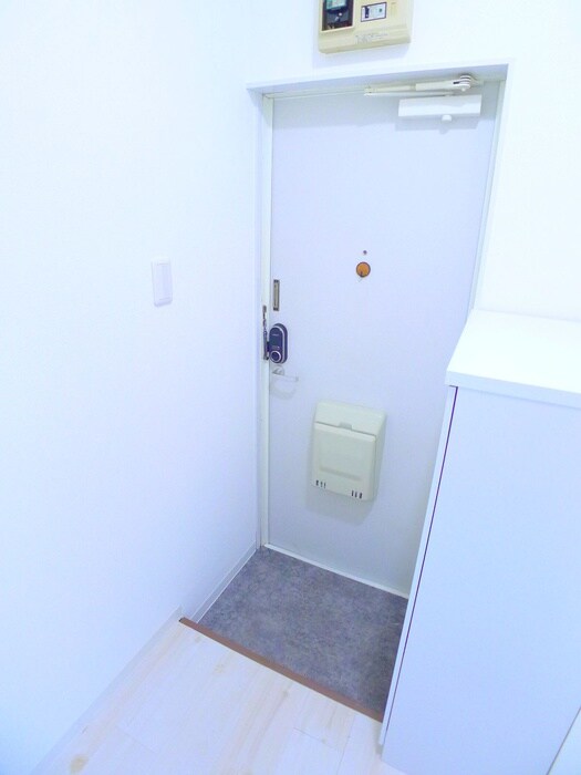 物件内観写真14　(玄関)