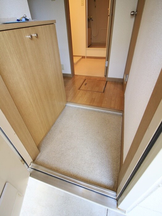 物件内観写真14　(玄関)