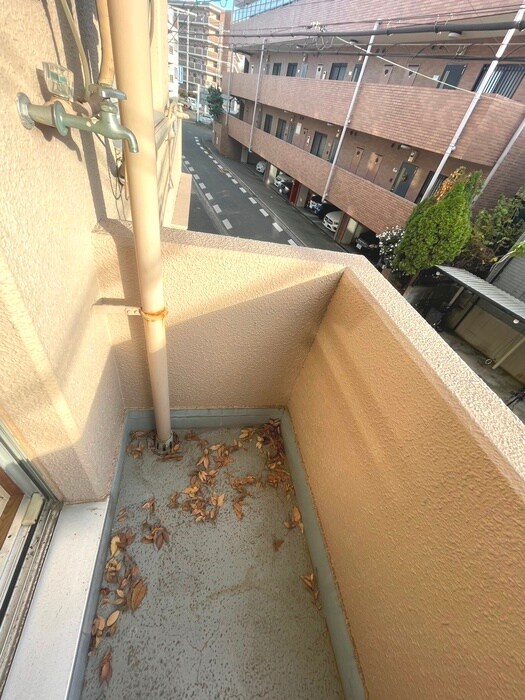 物件内観写真16　(洗濯機置場)