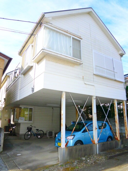 物件外観写真3　(エントランス部分)