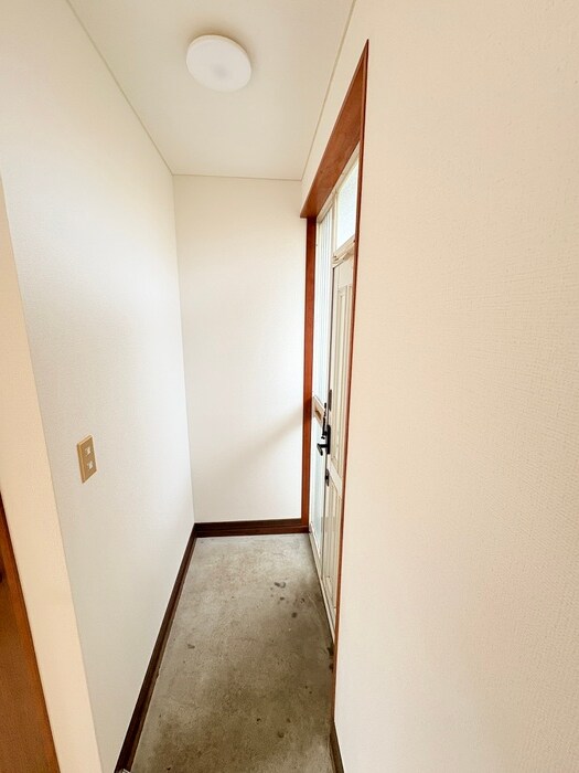 物件内観写真16　(玄関)