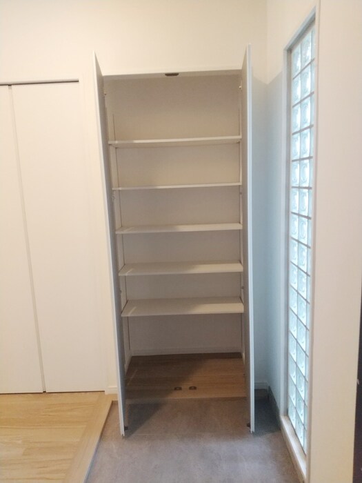 物件内観写真10　(靴箱)