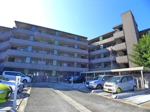 ﾚｰﾍﾞﾝﾊｲﾑ久米川ﾙｰｴﾝﾌﾟﾗｯﾂ(502)外観写真