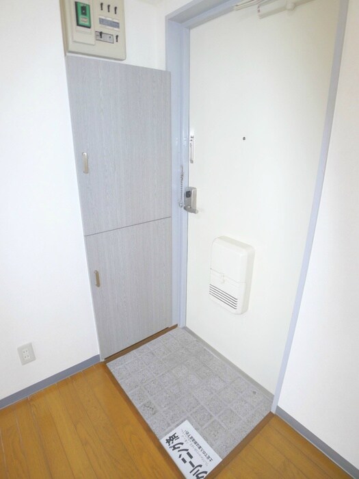 物件内観写真7　(玄関)