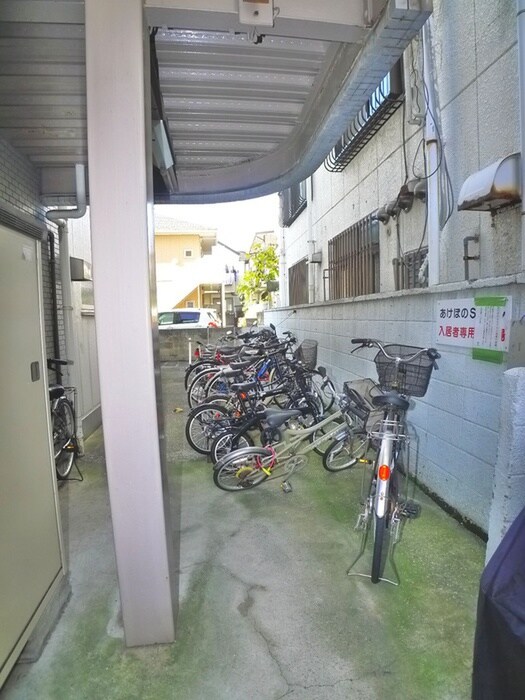 物件外観写真6　(駐輪場)