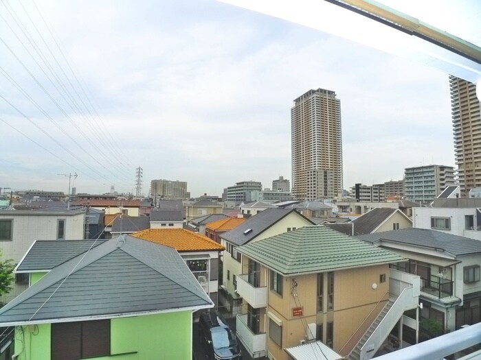 物件内観写真16　(室内からの展望)