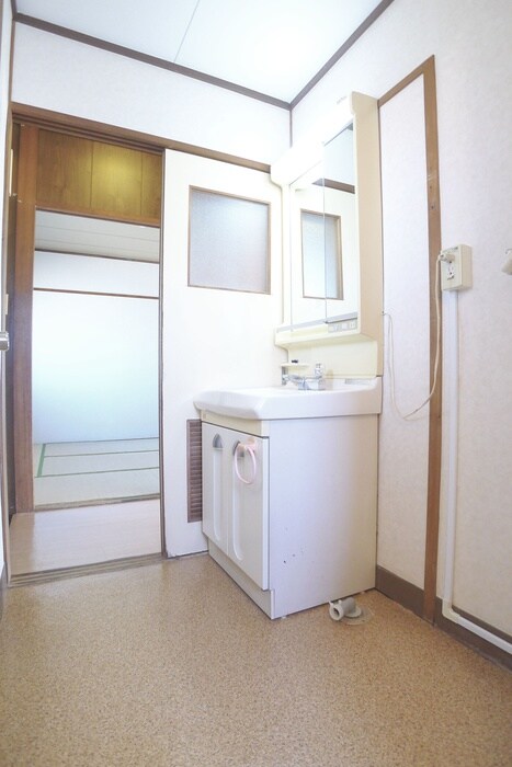 物件内観写真15　(洗濯機置場)