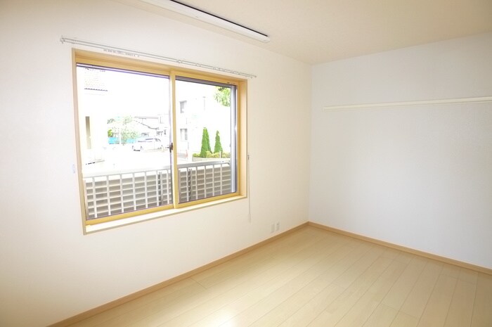 物件内観写真7　(室内からの展望)