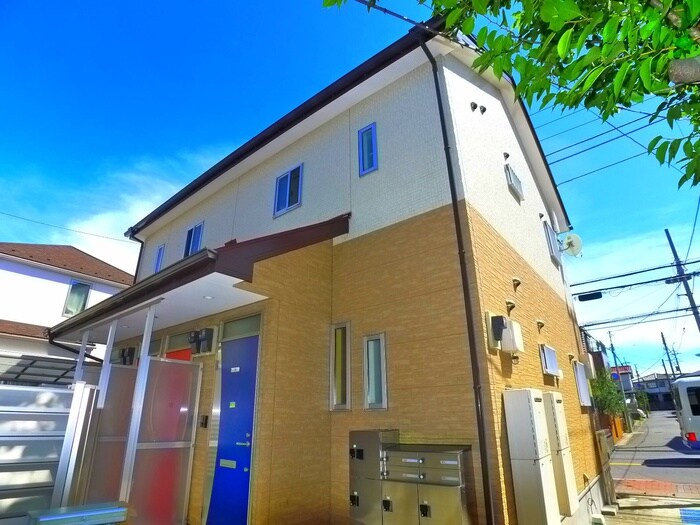 物件外観写真3　(エントランス部分)