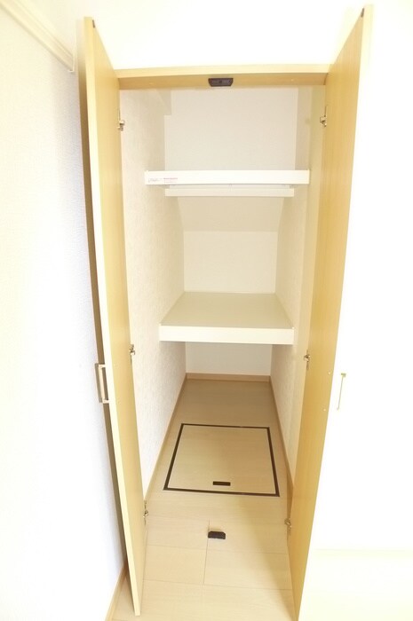 物件内観写真11　(収納)