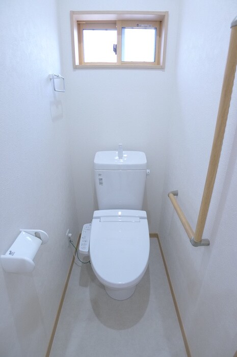 物件内観写真15　(トイレ)