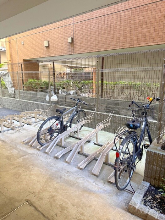 物件外観写真3　(駐輪場)