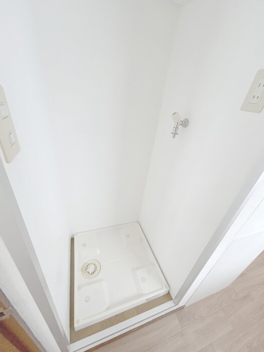 物件内観写真16　(洗濯機置場)