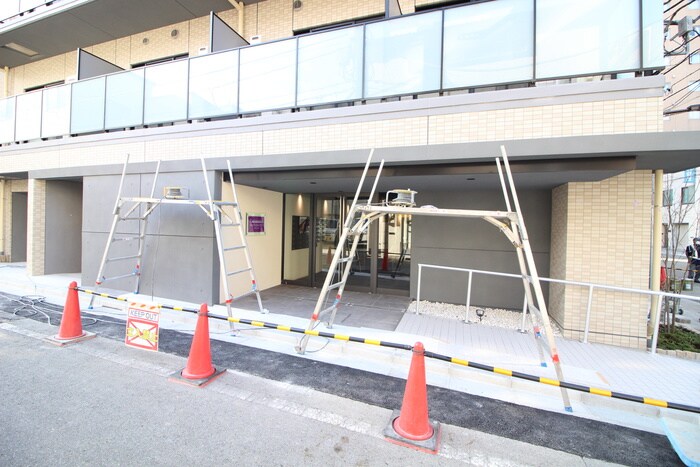 物件外観写真4　(エントランス部分)