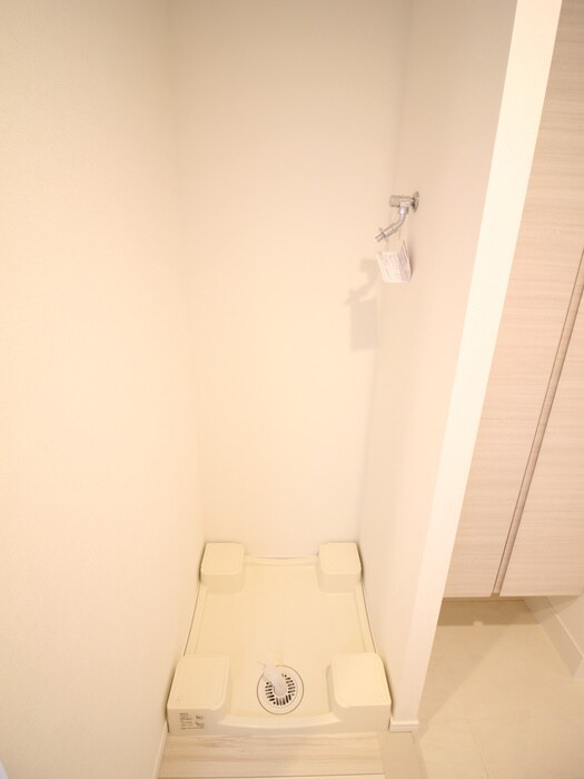 物件内観写真10　(洗濯機置場)