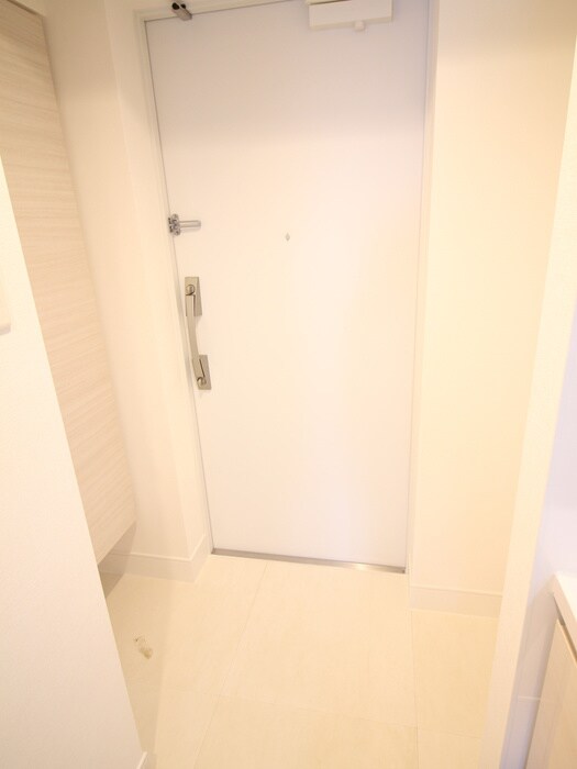 物件内観写真12　(玄関)