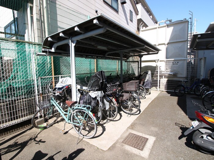 物件外観写真2　(駐輪場)