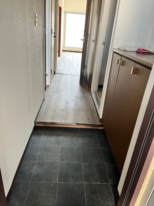物件内観写真14　(玄関)