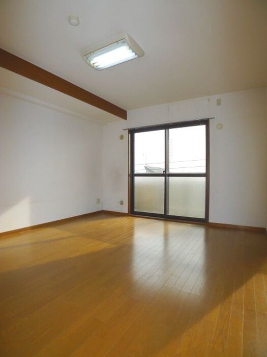 物件内観写真8　(室内からの展望)