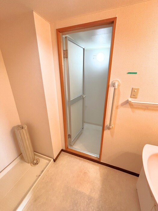 物件内観写真13　(洗濯機置場)