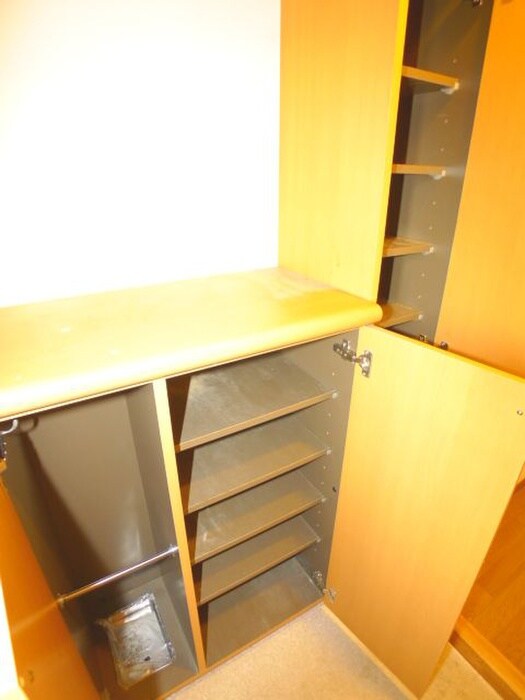 物件内観写真15　(靴箱)