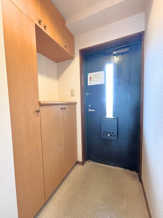 物件内観写真17　(玄関)
