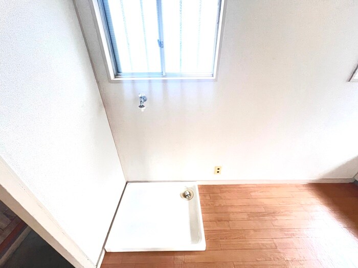 物件内観写真15　(洗濯機置場)