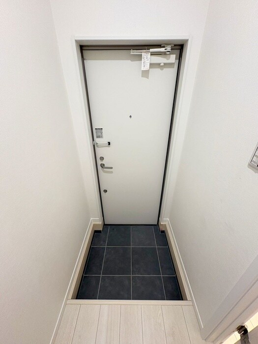 物件内観写真16　(玄関)