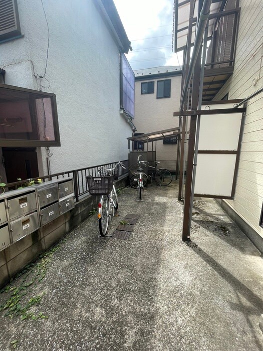 物件外観写真2　(駐輪場)