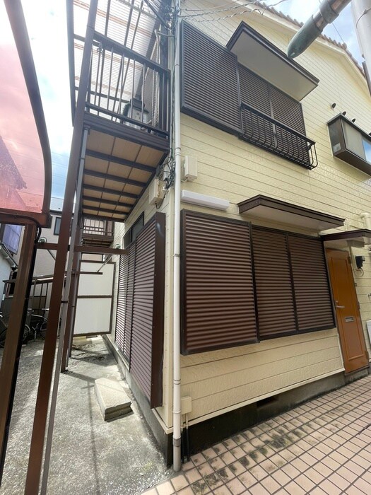 物件外観写真5　(エントランス部分)