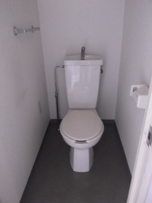 物件内観写真8　(トイレ)