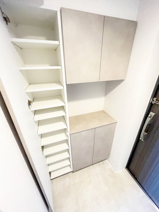 SIDEPLACE JUJOの靴箱