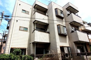 ﾊﾂｴ-ﾊｲﾑ外観写真