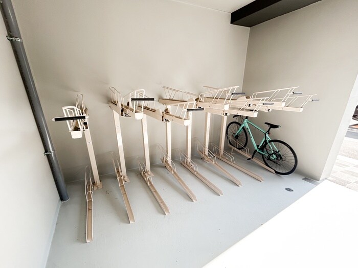 物件外観写真5　(駐輪場)