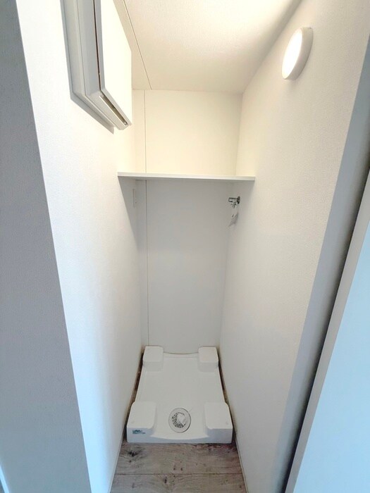 物件内観写真12　(洗濯機置場)