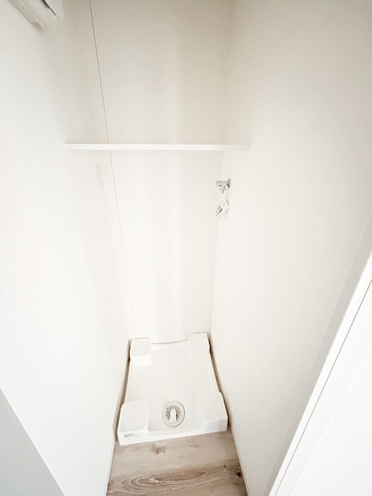 物件内観写真12　(洗濯機置場)