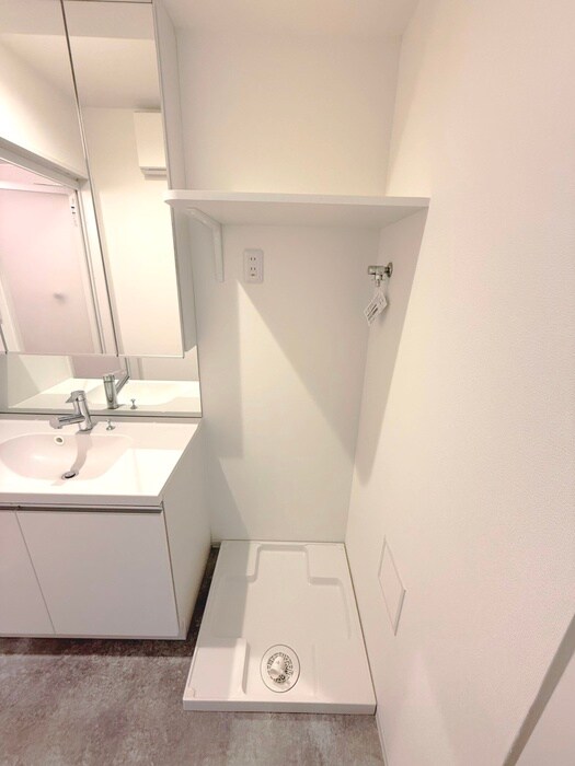 物件内観写真13　(洗濯機置場)